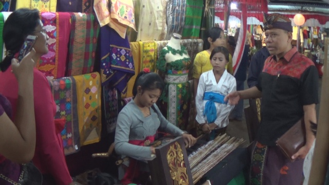 Konsep Edukasi, Diskoperindag Jembrana Pamerkan Produk Unggulan Di Hari Jadi Kota Negara Ke-123