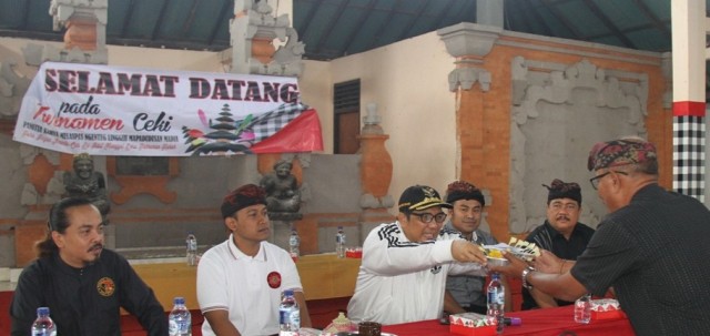 Wabup Sanjaya Apresiasi Lomba Ceki di Banjar Munggal Kukuh