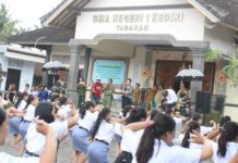 Tinjau Latihan, Bupati Eka Pastikan Kesiapan Penari Rejang Sandat Ratu Segara