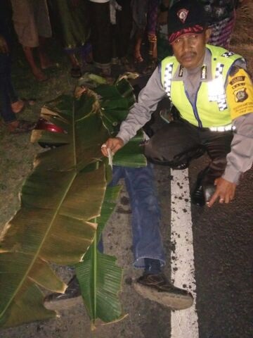 Tabrak Truk Potong Jalur, Pengendara Sepeda Motor Tewas di Tempat