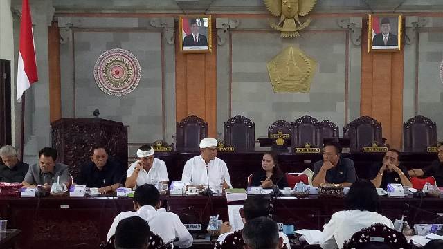 Rapat Kerja DPRD – TAPD  Pembahasan APBD – P 2018 Belum Ada Kesepakatan