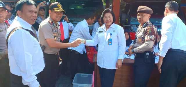 Usai Apel, Puluhan Anggota Polres Tabanan Mendadak Dites Urine