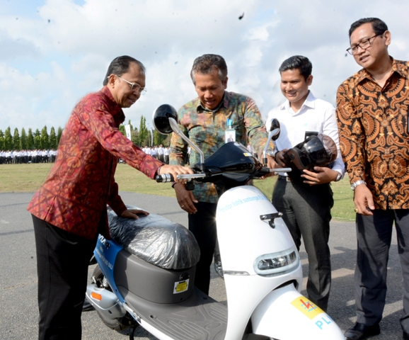 Gubernur Koster Segera Rancang Regulasi Pengelolaan Energi Bersih Terbarukan