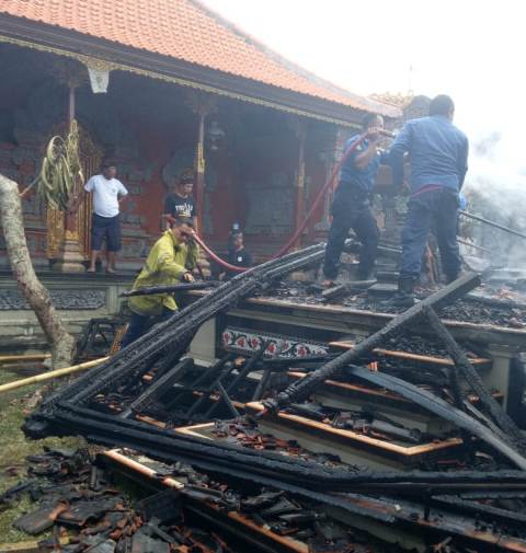 Kebakaran Hanguskan Bale Gede, Kerugian Ditaksir Ratusan Juta