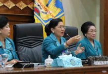 Ny. Putri Suastini Koster Gagas Program PKK Sentuhan Hati Peduli Lansia dan Balita