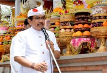 Wagub Cok Ace Ajak Masyarakat Tampaksiring Tumbuhkan Rasa Peduli antar Sesama