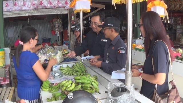 Gerakan Lindungi Hak Pilih, Bawaslu Jembrana Sosialisasi di Pasar