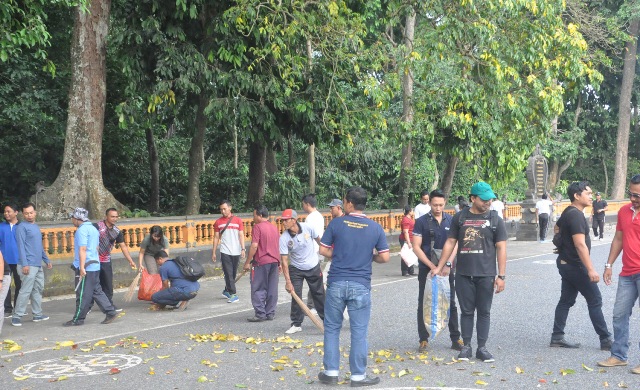 Alas Kedaton Gelar Gerakan Revolusi Mental Aksi Bersih Serentak 2018