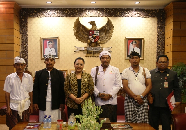 Bupati Eka Audiensi dengan Pengurus Pasraman Dharma Sidhi Sudha Pratama,Selemadeg