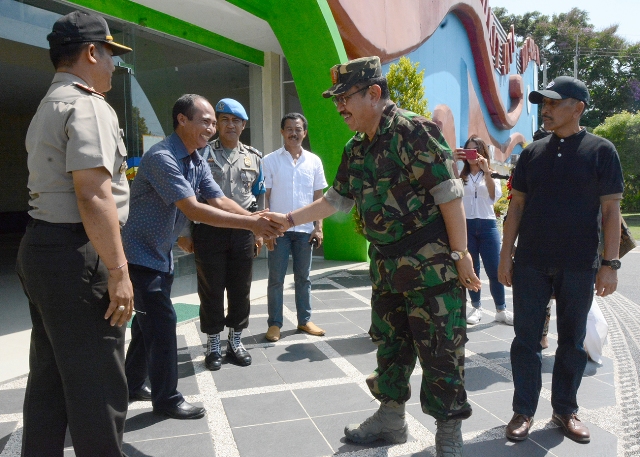 Pastikan Berjalan Lancar, Wagub Cok Ace Datangi Waterboom Gianyar