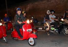 Hadiri Anniversary Dewata Scooter Club Ke 23, Wagub Cok Ace Naik Vespa Dewata Scooter