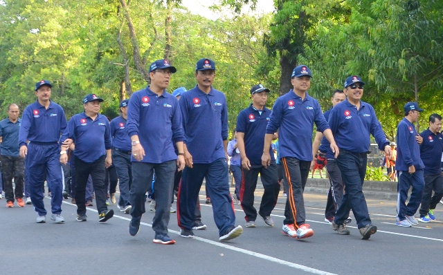 Jalan Sehat HKN,  Wagub Cok Ace Gelorakan Semangat Olah Raga