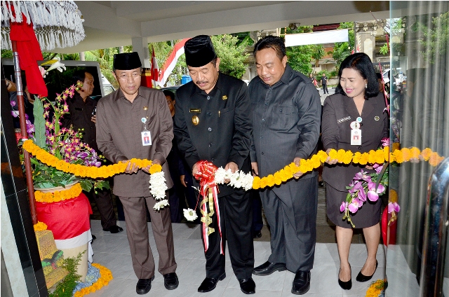 Tingkatkan Layanan Kesehatan, Wagub Cok Ace Resmikan Paviliun ABMEC RS Mata Bali Mandara