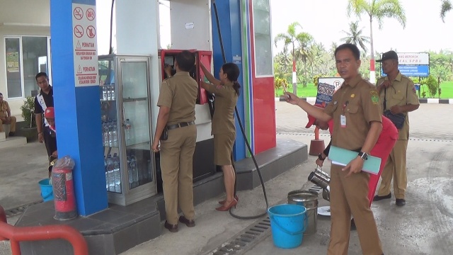 Disperindag Jembrana Jawab Keraguan Konsumen, Mesin Pompa SPBU Ditera Ulang