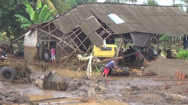 Banjir Bandang Terjang Puluhan Rumah di Jembrana