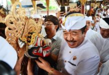 Wagub Cok Ace Hadiri Upacara Pengratep Karya Pemelaspas Agung Ida Ratu Gede Desa Undisan Kelod Bangli