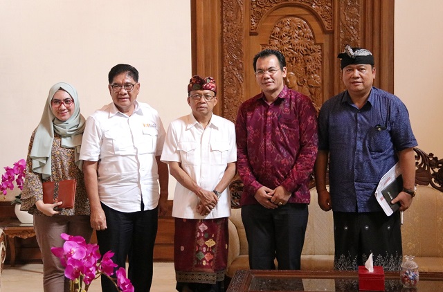 Terima Audensi Mitra Bumdes Nusantara, Gubernur Koster Dorong Perekonomian Berbasis Desa Adat