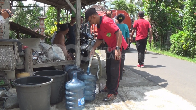 Pasca Banjir Bandang Warga Munduk Anggrek Alami  Krisis Air Bersih