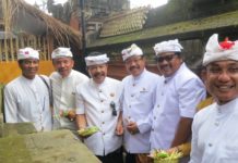 Wagub Cok Ace Hadiri Karya Melaspas Lan Mendem Pedagingan di Pura Dalem Payogan Wagub Cok Ace