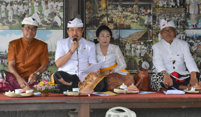 Wagub Cok Ace  Rapat Persiapan Rangkaian Upacara  di Pura  Agung Besakih