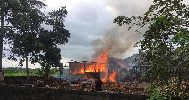 Gudang Kopra Ludes Terbakar, Pemilik Merugi Puluhan Juta