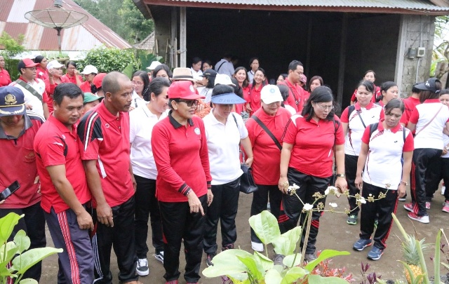 Ny. Putri Koster Gerakkan “HATINYA PKK” di Desa Pengejaran Kintamani