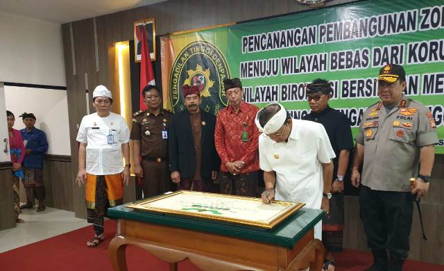 Gubernur Koster Apresiasi Pencanangan Zona Integritas di Pengadilan Tinggi Denpasar