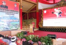 Dihadapan Bendesa Se Bangli, Gubernur Koster Berjanji Bangun Bangli Sebagai Wilayah Konservasi Gubernur Bali Wayan Koster saat tatap muka bersama elemen perangkat desa se Kabupaten Bangli di Wantilan Desa Penglipuran,Bangli