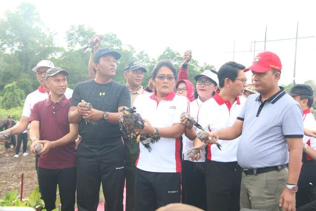 Badung Peduli Lingkungan, Anom Gumanti Sumbang 5.000 Bibit Mangrove