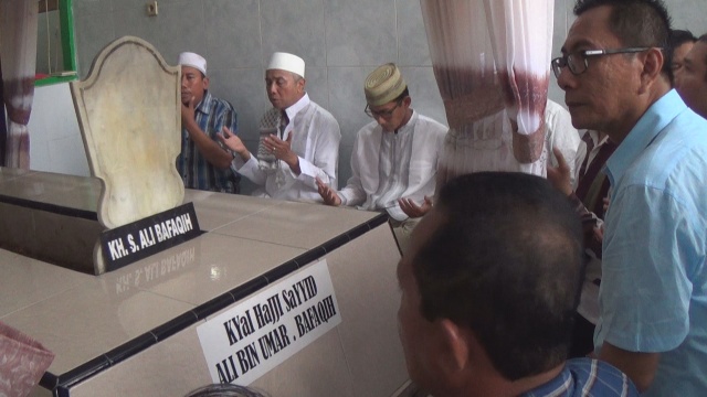 Ziarah ke Makam Wali Pitu, Sandiaga Uno Bicara Destinasi Wisata Religi