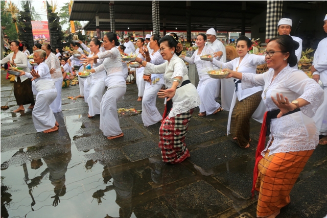 Tari Rejang Pala Peninggalan Pura Pan Balang Tamak di Desa Nongan