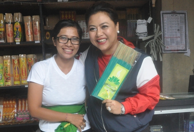 Support Pengusaha Kecil, Bupati Eka Kunjungi UMKM