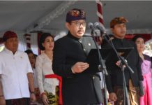 HUT Ke 248 Kota Gianyar, Partisipasi Aktif Lembaga Tradisional dalam Pembangunan Daerah Wakil Gubernur Bali Tjokorda Oka Artha Ardhana Sukawati (Cok Ace) menjadi Inspektur Upacara dalam peringatan HUT Ke 248 Kota Gianyar di Lapangan Astina, Giayar