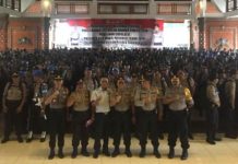 Jelang Pencoblosan, Kapolres Tabanan Pimpin Apel Pergeseran Pasukan Pengamanan TPS Sebagai persiapan akhir pengamanan pelaksanaan Pemilihan Umum atau Pemilu 2019 baik Pemilihan Presiden atau Pilpres 2019 maupun Pemilihan Legislatif (Pileg), Polres Tabanan melaksanakan Apel Kesiapan Pergeseran Pasukan BKO PAM TPS