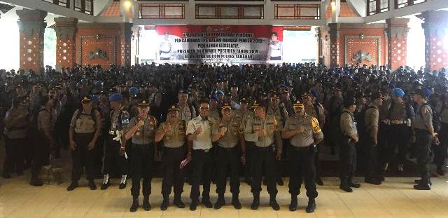 Sebagai persiapan akhir pengamanan pelaksanaan Pemilihan Umum atau Pemilu 2019 baik Pemilihan Presiden atau Pilpres 2019 maupun Pemilihan Legislatif (Pileg), Polres Tabanan melaksanakan Apel Kesiapan Pergeseran Pasukan BKO PAM TPS