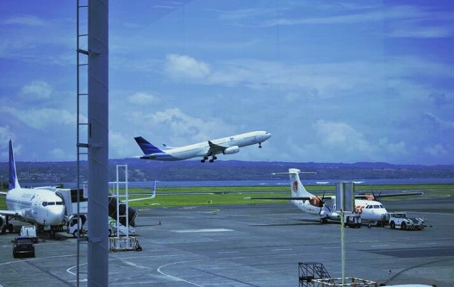 Gunung Agung Erupsi, Bandara Ngurah Rai Tetap Beroperasi