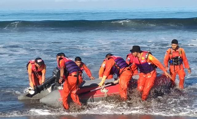 Tim Sar Temukan Korban Tenggelam di Pantai Petangahan