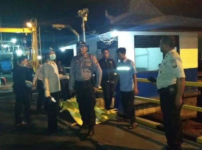 Terjun Ke Laut Penumpang Kapal Tewas