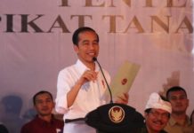 Jokowi Serahkan Tiga Ribu Sertifikat Tanah di Bangli Presiden RI Ir. H. Joko Widodo