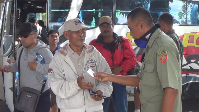 Arus Balik Lebaran, Petugas Gabungan Perketat Pemeriksaan KTP di Gilimanuk