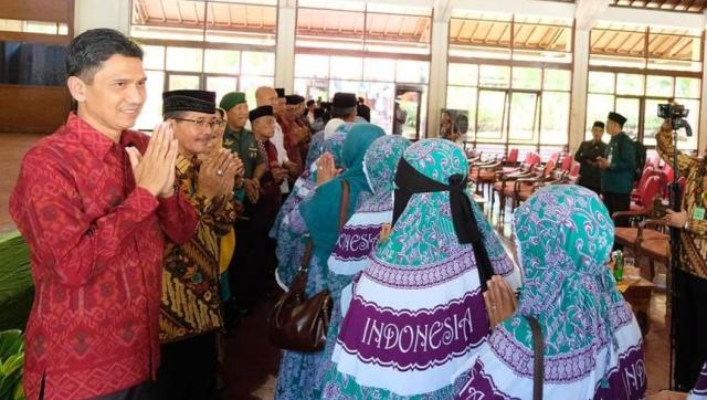 Bali Berangkatkan 1.034 Calon Jemaah Haji