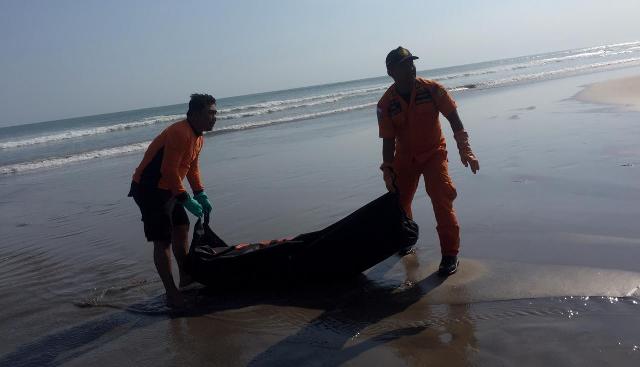 WN Jordania yang Hilang Saat Mandi di Pantai Double Six Ditemukan Tewas