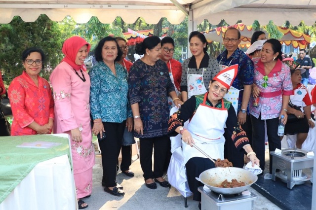 Ny Putri Koster, Hargai Momen Kebersamaan dalam Marandang