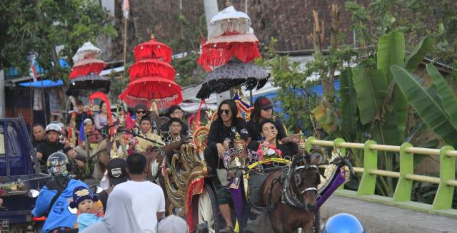 Pawai Dokar Hias Meriahkan HUT Ke–124 Kota Negara