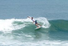Ratusan Surfer Jajal Ombak di Pantai Medewi