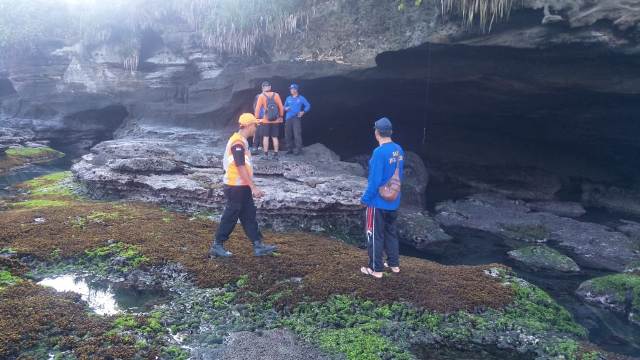 Hari Kedua, Pencarian Dua Pemancing Terseret Ombak di Tanah Lot Belum Ditemukan