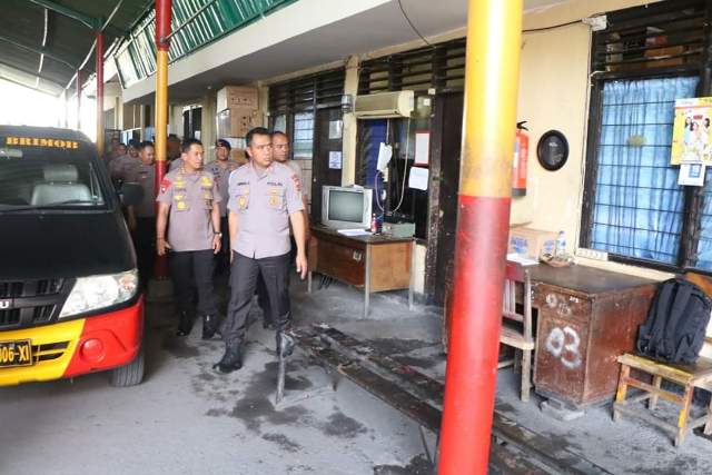 Pastikan Keamanan, Waka Polda Bali Periksa Gudang Senjata Api Brimob