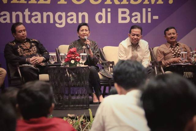 Ny Putri Koster : Generasi Milenial Bangkitkan Industri Mode Bertema Seni Budaya