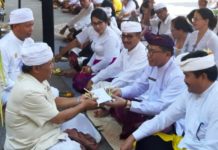 Pemkab Tabanan Ngaturang Bakti Penganyar di Pura Tuluk Biyu Batur