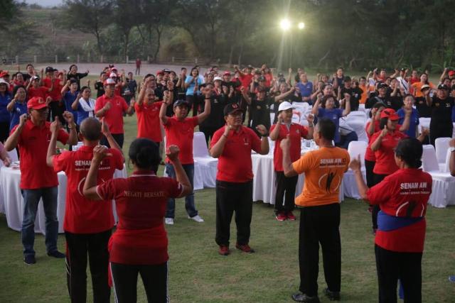 Melalui Senam AW S3 Happy Serasi, Wabup Sanjaya Bangun Kebersamaan dan Keharmonisan Masyarakat